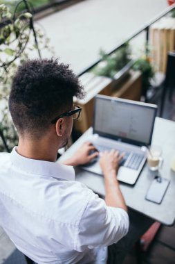 Afro Amerikalı işadamı