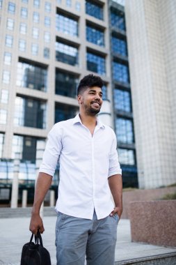 Genç Afro Amerikalı işadamı