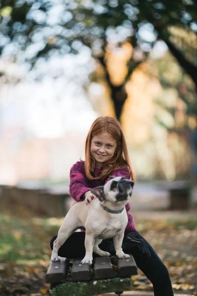 Beautiful Happy Redhead Girl Enjoying Autumn Park Sitting Bench Her — Stock Photo, Image