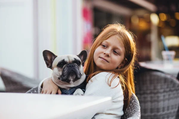 Beautiful Young Redhead Girl Holding Adorable Fawn French Bulldog — Stock Photo, Image