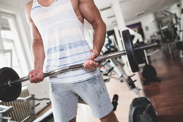 Joven Atractivo Hombre Adulto Ejercitando Haciendo Levantamiento Pesas Gimnasio Fitness — Foto de Stock