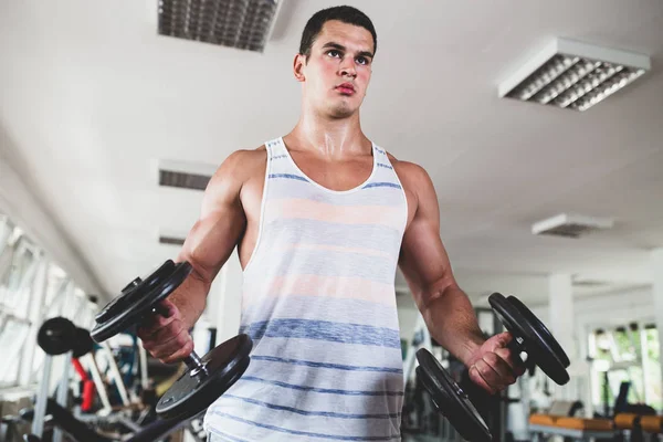 Joven Atractivo Hombre Adulto Ejercitando Haciendo Levantamiento Pesas Gimnasio Fitness — Foto de Stock