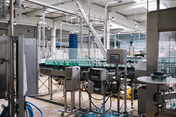 Bottling plant - Water bottling line for processing and bottling pure mineral carbonated water into bottles