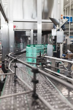Şişeleme tesisi - su işleme ve şişe saf mineral gazlı su şişeleme için satır şişeleme