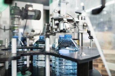 Şişeleme tesisi - su işleme ve şişe saf mineral gazlı su şişeleme için satır şişeleme
