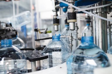 Şişeleme tesisi - su işleme ve şişe saf mineral gazlı su şişeleme için satır şişeleme