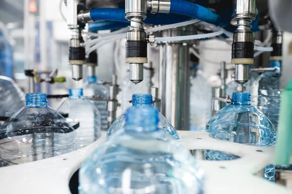 Bottelinstallatie Water Bottelen Lijn Voor Het Verwerken Botteling Van Zuiver — Stockfoto