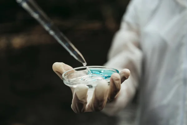 Equipe Cientistas Biólogos Pesquisando Possibilidades Propagação Bactérias Vírus Através Fontes — Fotografia de Stock