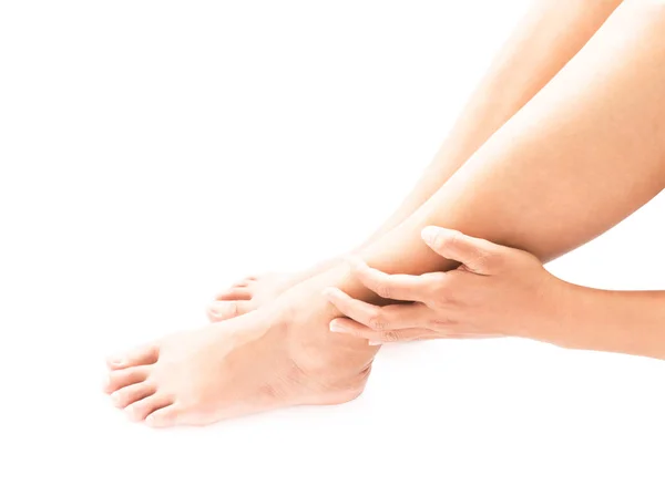 Närbild kvinna handfattning ben med smärta symptom, hälsovård och medicinsk koncept — Stockfoto