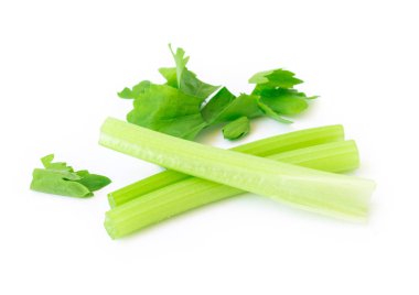 Tatlı taze kereviz dilim beyaz arka plan üzerinde ham madde için yapmak yemek