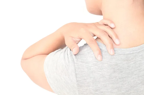 Frau Juckreiz bei Schulter- oder Nackenschmerzen mit weißem Hintergrund für gesundes Konzept — Stockfoto