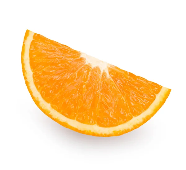 Frische Orangenfruchtscheibe auf weißem Hintergrund mit Schneideweg — Stockfoto