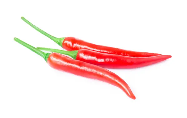 Papryka chili zbliżenie czerwony na białym tle, pojęcie składnik surowego żywności — Zdjęcie stockowe