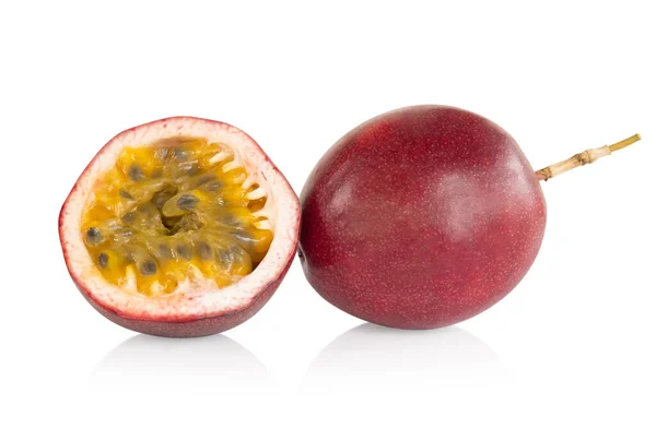 Φρέσκα Φρούτα Του Πάθους Απομονωμένα Λευκό Φόντο Υγιεινά Τρόφιμα Έννοια — Φωτογραφία Αρχείου