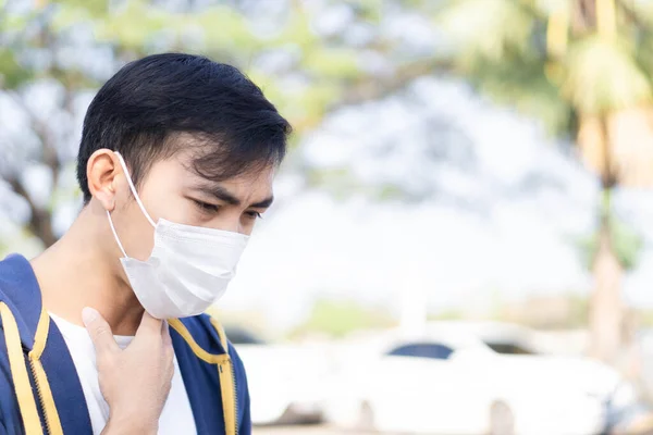 Hava Akımını Korumak Için Yüz Maskesi Takan Yakın Plan Adam — Stok fotoğraf