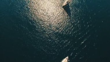 Sveti Dorde Adası'nda denizin üzerinde Montenegro,Perast.Flying. Hava dron görüntüleri