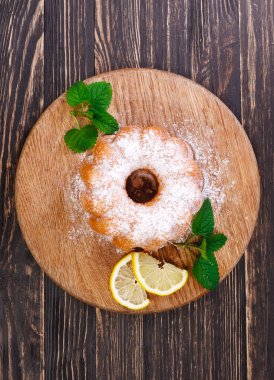 Pasta karanfil limon ve nane yaprakları