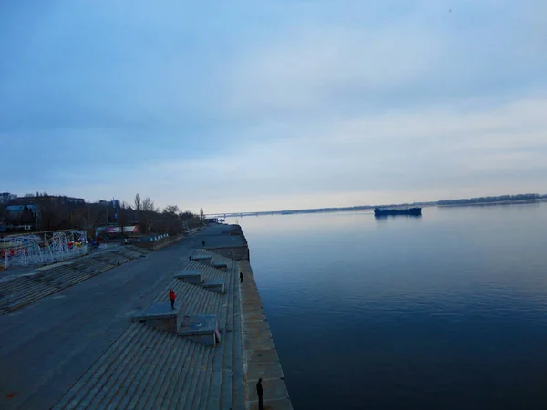 Volga river embankment evening — Stock Photo, Image