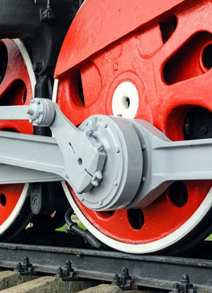 Красные большие колеса локо — стоковое фото