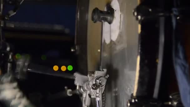Bass drum pedal in action — Stock Video