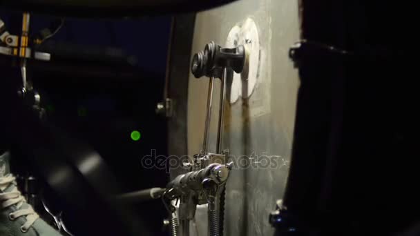 액션에서 베이스 드럼 페달입니다. 드럼을 재생. — 비디오