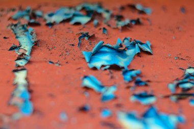 Dökülüyor boya metal