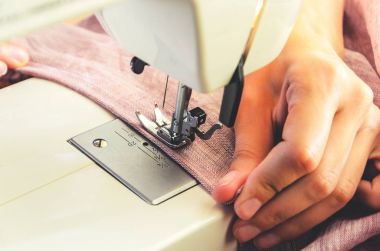 Dikiş makinesi dikiş işlemi