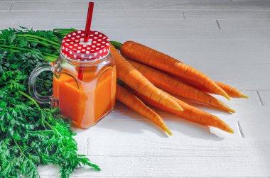 Havuç güler yüzlü bir kavanoza havuç ile ana sayfa görünümü