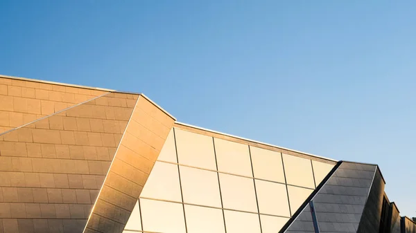 Elemento de la fachada de un edificio moderno — Foto de Stock