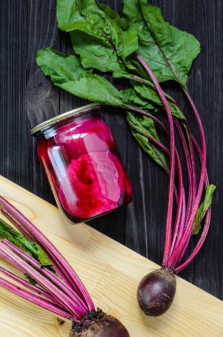 Taze organik ve konserve Beetroots arka plan