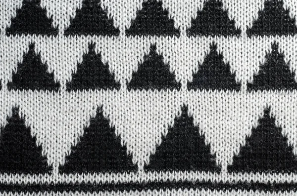 Siyah ve beyaz örgü süsleme