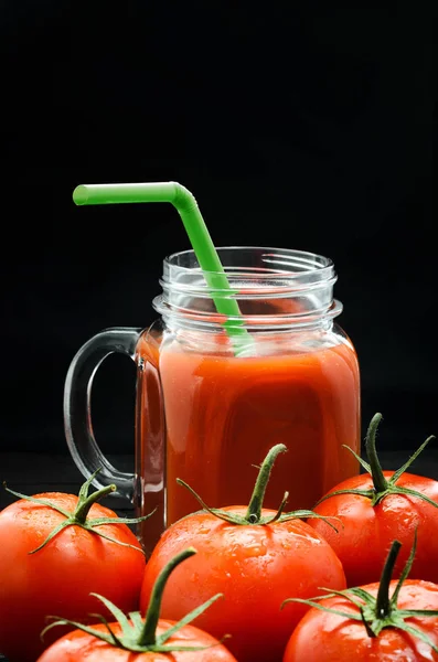 Tomato Juice Glass Jar Handle Dark Background Tomatoes — Stock Photo, Image