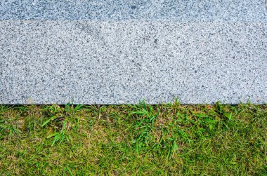Gri Granit kaldırım ve çim çim dokusu