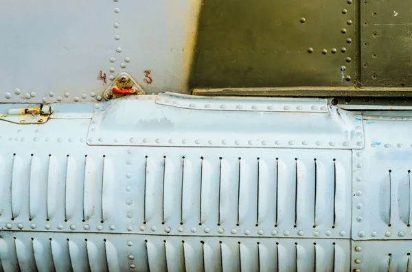 Eski uçak gövde yakın çekim.