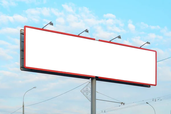 Üres Fehér Billboard Felhős Háttér Makett — Stock Fotó