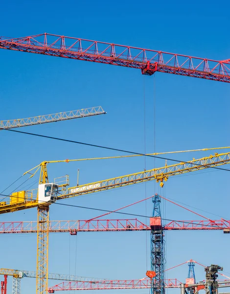 Many Construction Cranes Blue Sky Backgrounds Construction Background — Stock Photo, Image