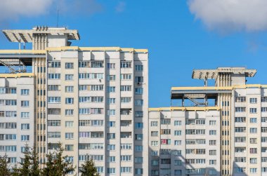 Minsk, Beyaz Rusya - 18 Nisan 2017: Konut Bölgesi Doğu mimari topluluğu unsurları. Bağımsızlık Avenue.