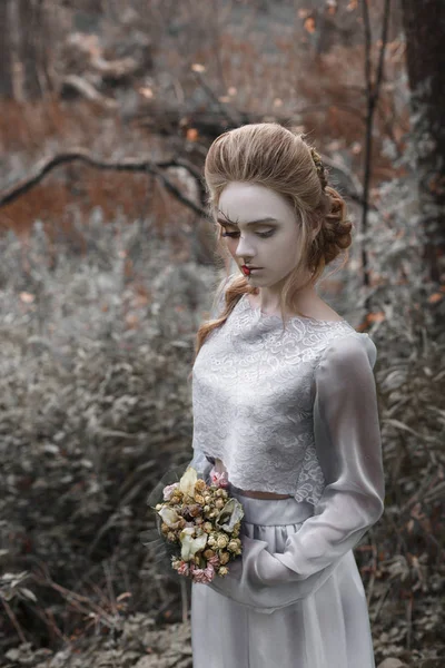 The image of the bride on Halloween night in the forest — Stock Photo, Image