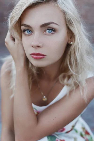 Beautiful blondie girl in dress in summer — Stock Photo, Image
