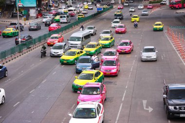 Adam arabaya Rating çalıştırma sırasında elde