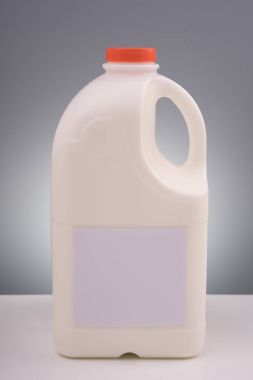 Plastik galon süt kadar alay