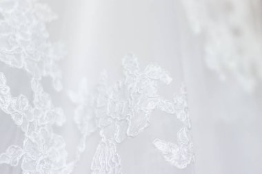 Beyaz gelinlik. Dantel.
