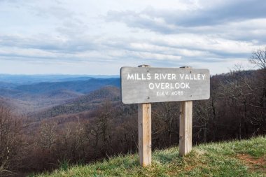 Blue ridge parkway. İşareti