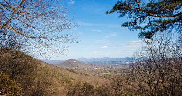 Blue ridge Dağları. Dağı Milli Parkı geniş ufuk peyzaj katmanlı arka plan tepeler ve vadiler geniş format pano panoramik