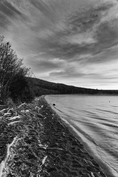 Lake Coastline of Naknek — Stock Photo, Image