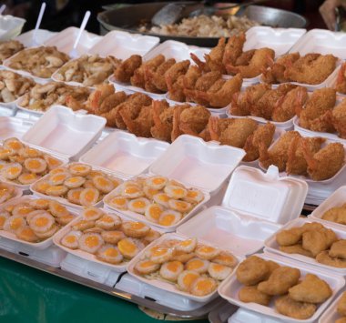 Qual kızarmış karides yumurta