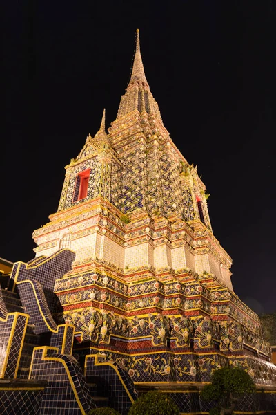 ワット ・ プラチェートゥポンウィモンマンカラーラーム寺 — ストック写真