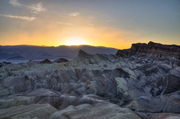 Sonnenuntergang am Horizont des Zabriskie Point — Stockfoto