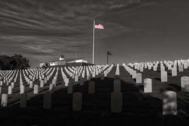 Renkli bayrak, Fort Rosecrans Ulusal Mezarlığı