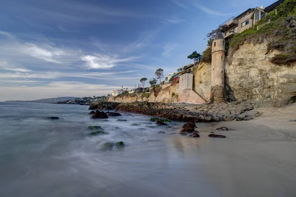 Misty dalgalar korsanlar Tower'da